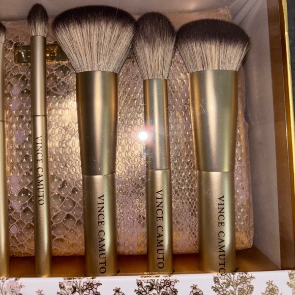 🌸Vince Camuto Luxury Gold Brush Collection - Picture 3 of 4